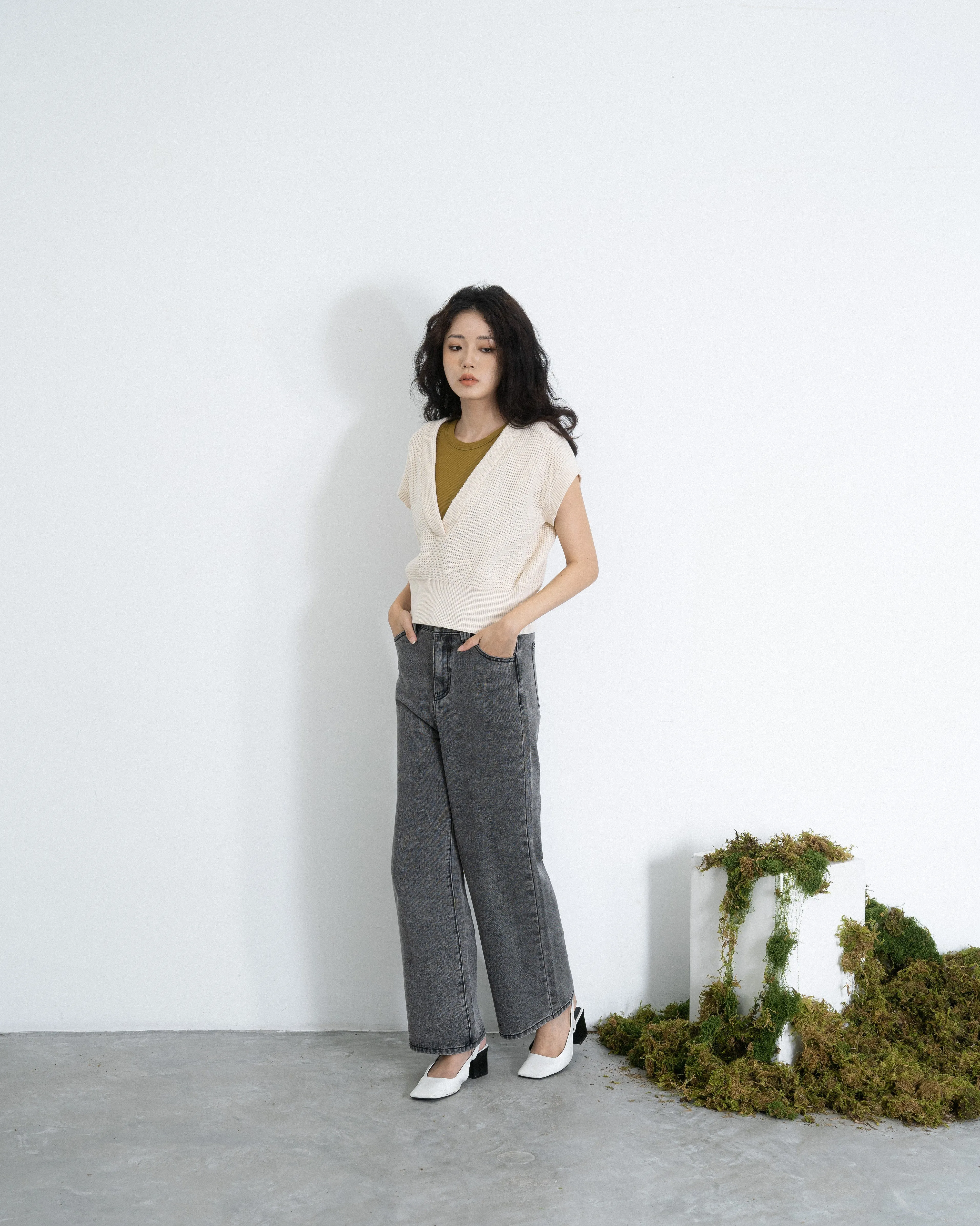 Eco V-neck Knitted Vest (Beige)