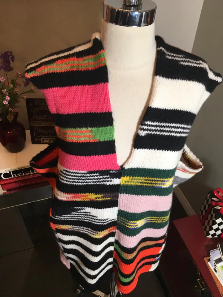 Missoni Size 42 Black White V Neck Sleeveless Wool  Knit Top - 385-385-122719