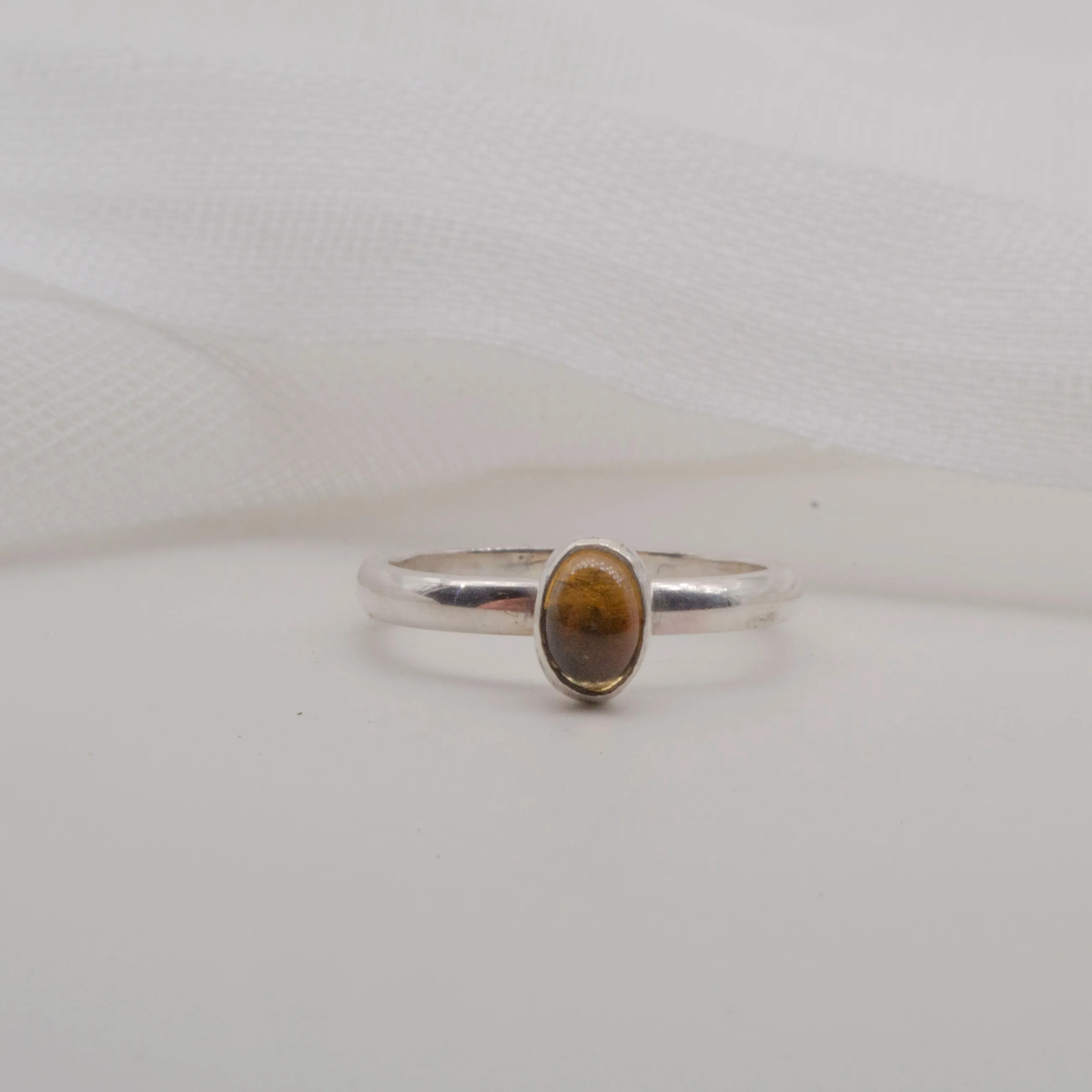 Oval citrine cabochon 6x4mm size J1/2