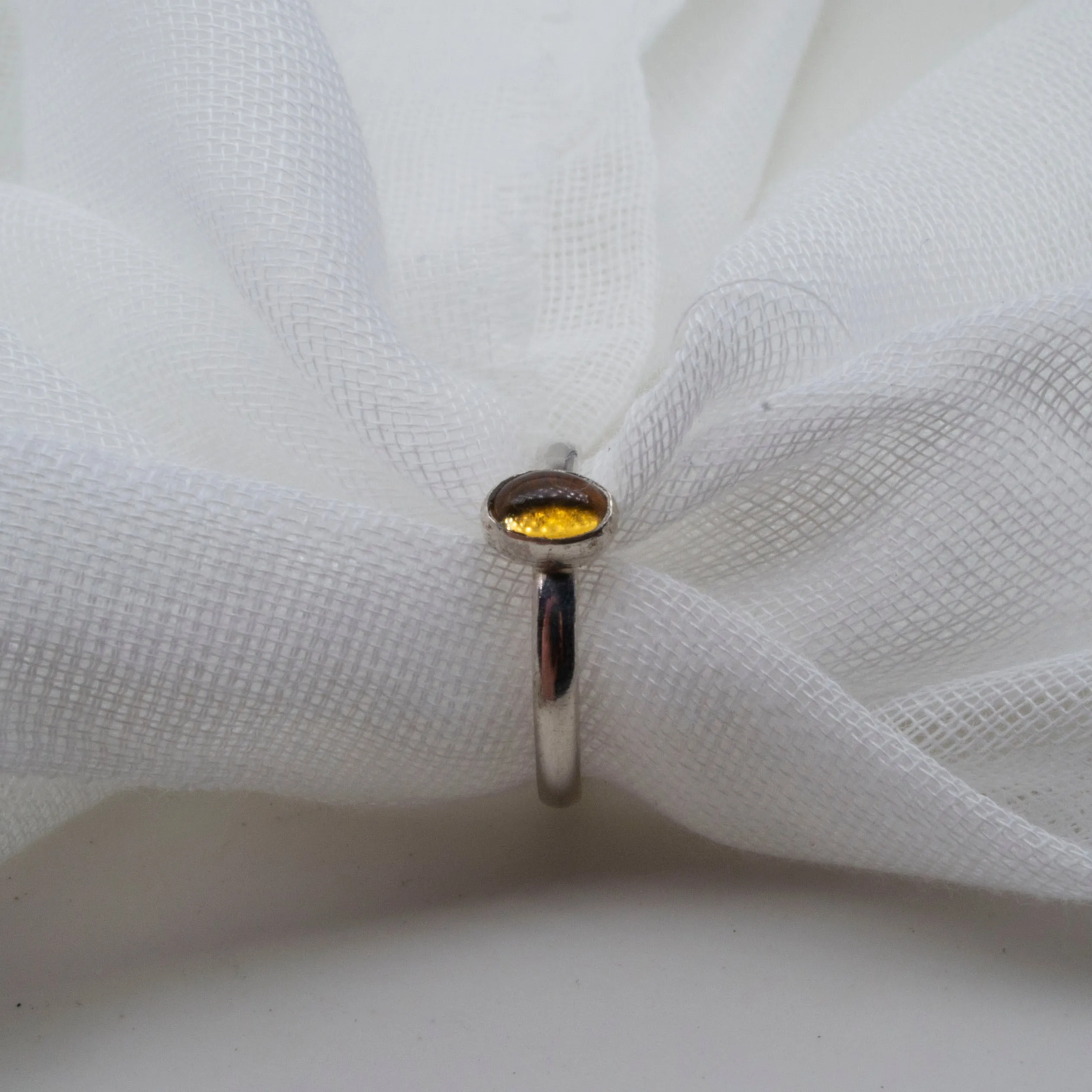 Oval citrine cabochon 6x4mm size J1/2