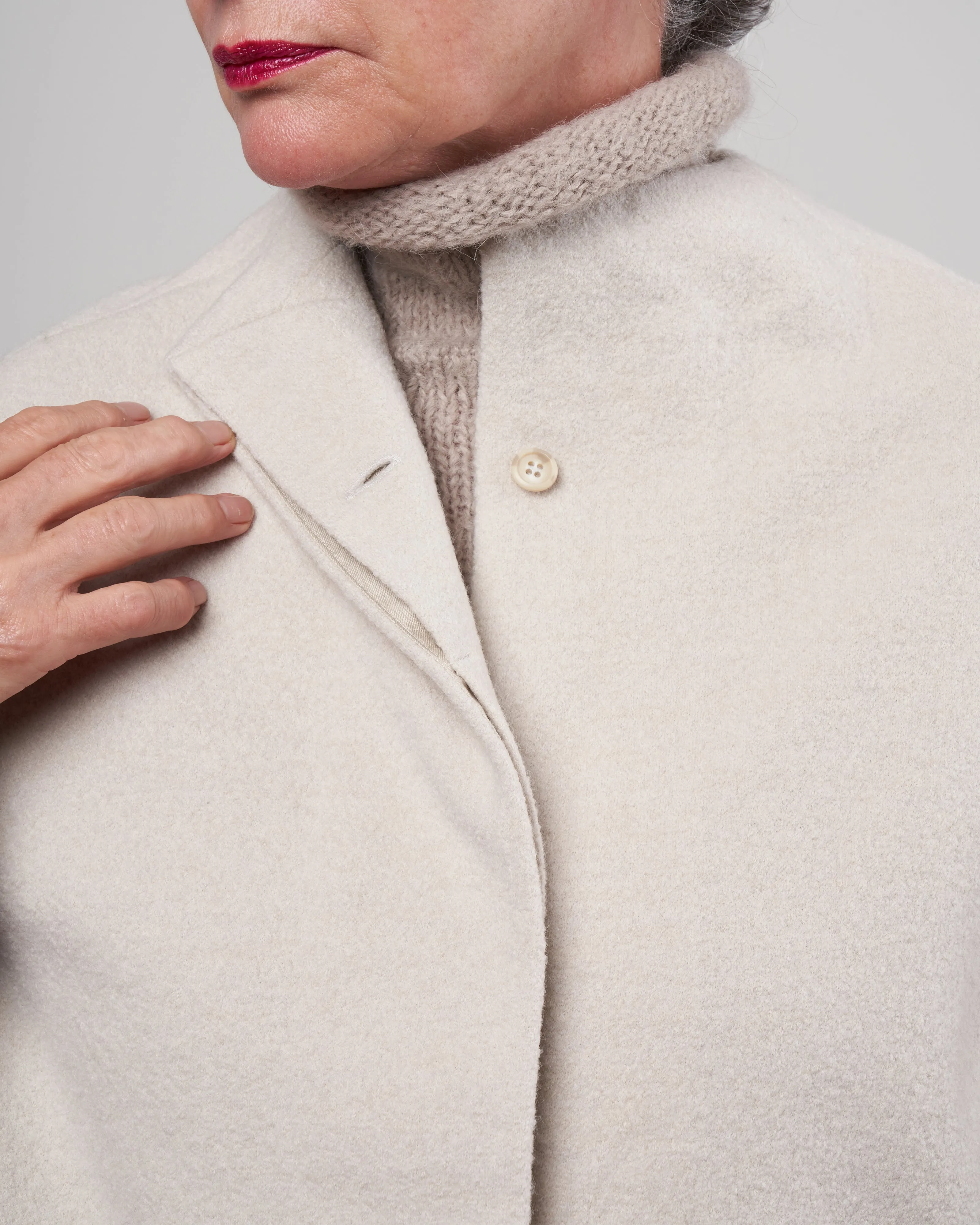 press wool poncho - ivory 05