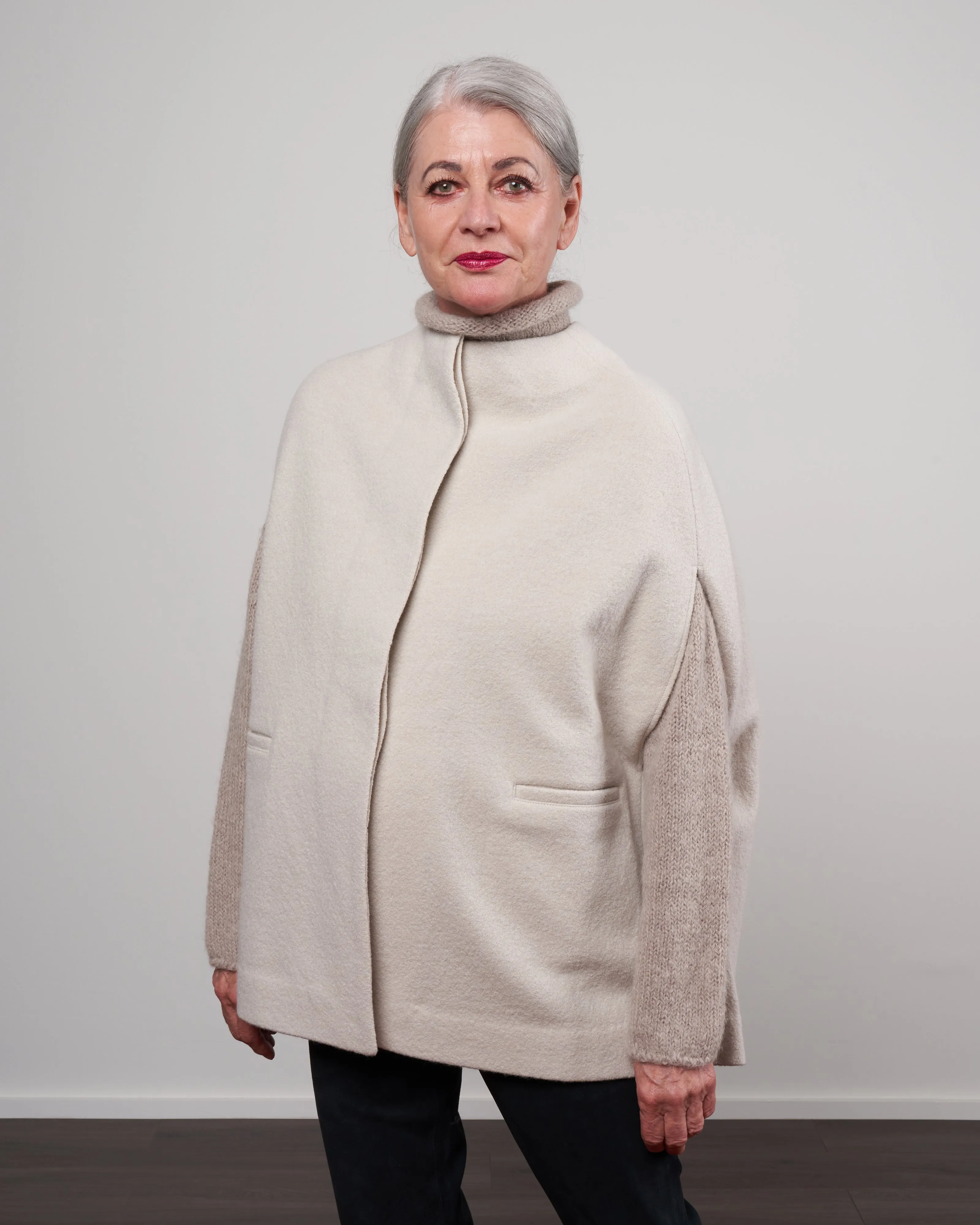 press wool poncho - ivory 05